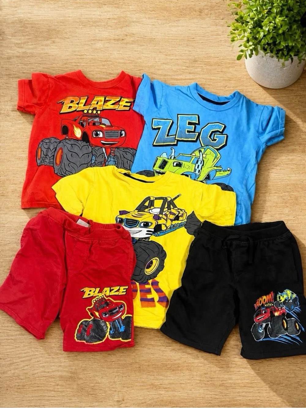 Monster Machines Kids T-Shirt & Shorts Set - Red, Blue, Yellow, Black